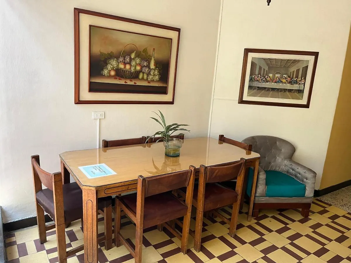 ゲストハウス Casa Grande Hostal メデジン