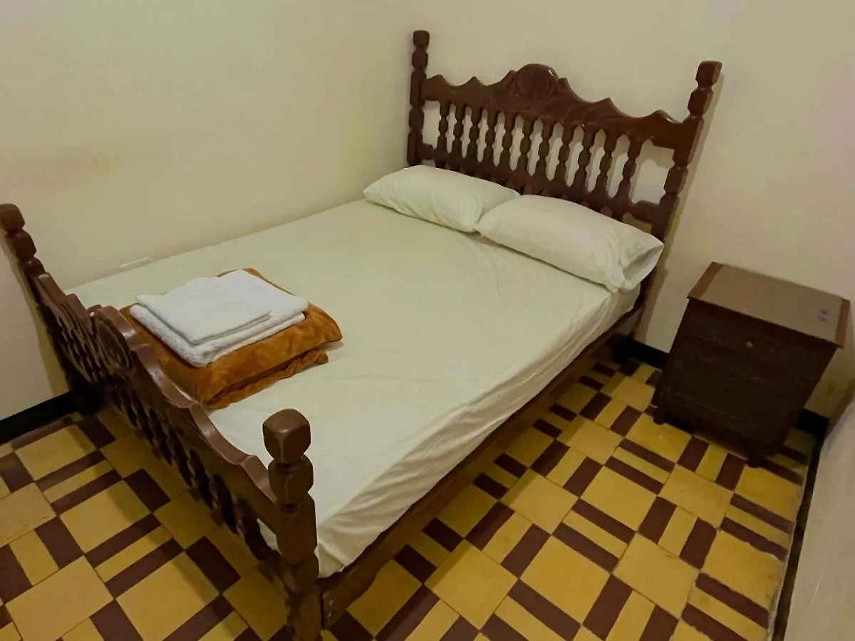 Casa Grande Hostal メデジン ゲストハウス